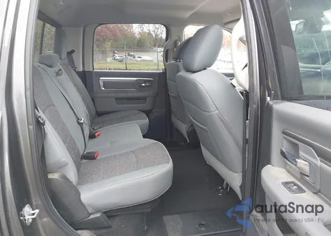 2018 Ram 1500 Big Horn 4X4 5'7 Box z USA, uszkodzony, nr VIN 1C6RR7LG7JS264280